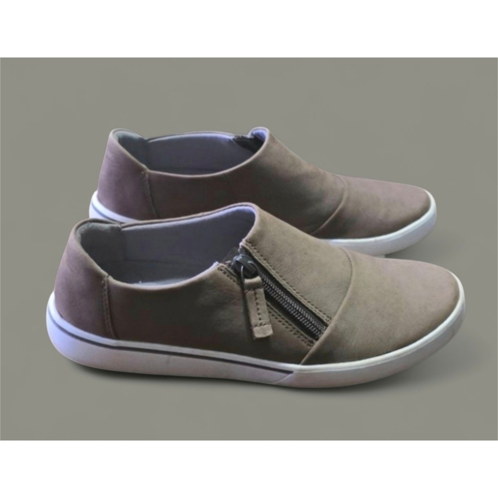 Clarks Soft Cushion Side Zip Sneakers Brown Size 6